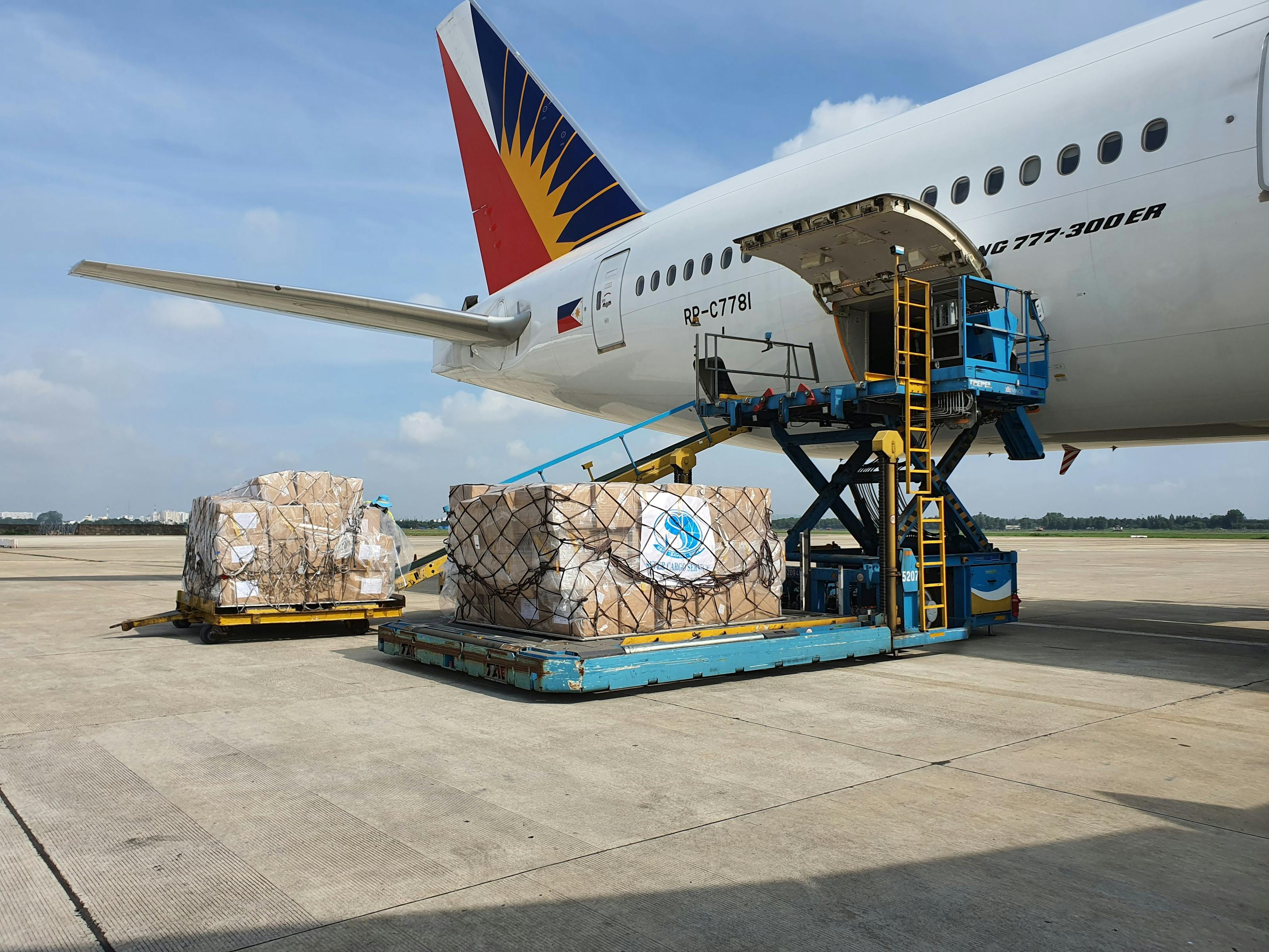 Cargo avion — zračni prijevoz